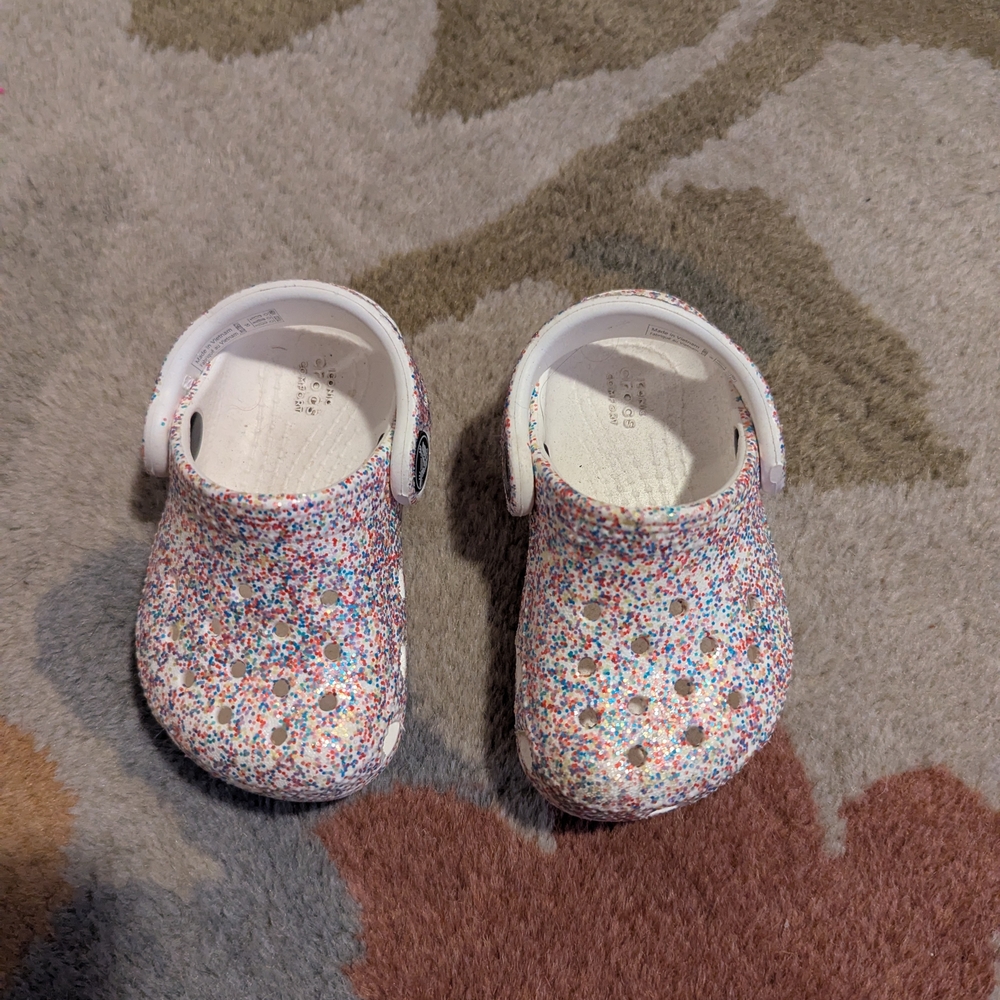 Toddler Crocs Size 4